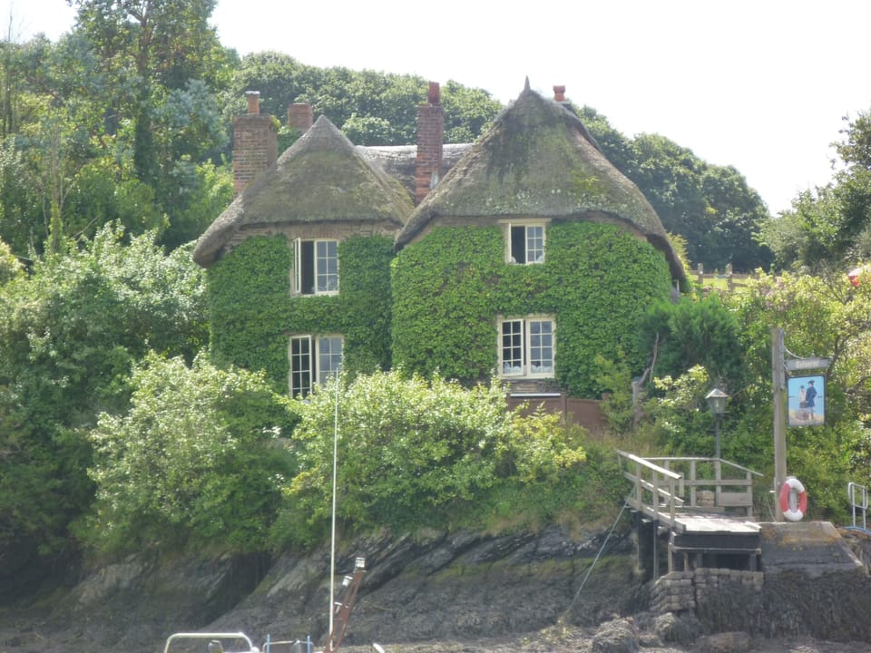 Smugglers Inn Tolverne