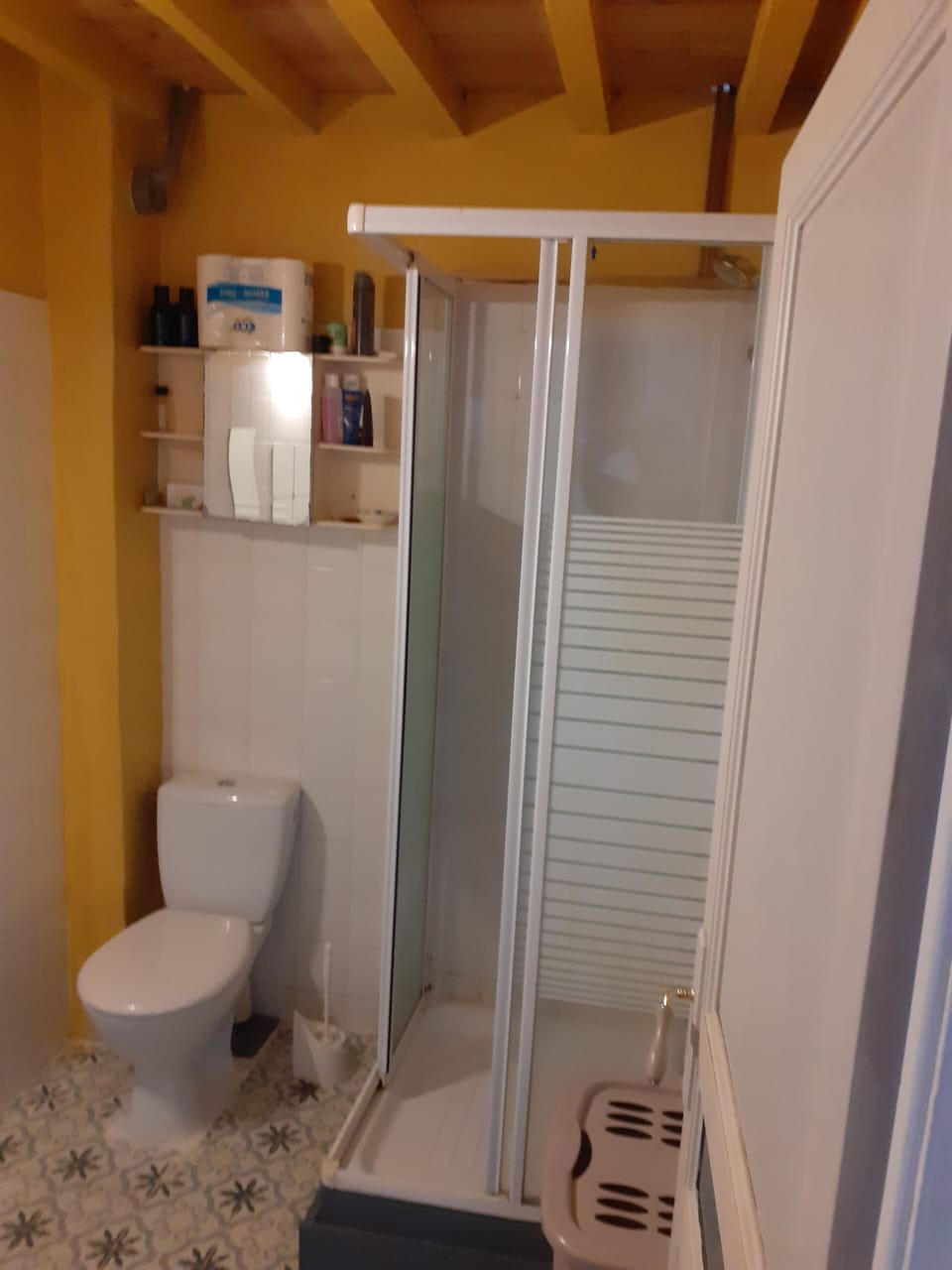 Main bathroom level 3