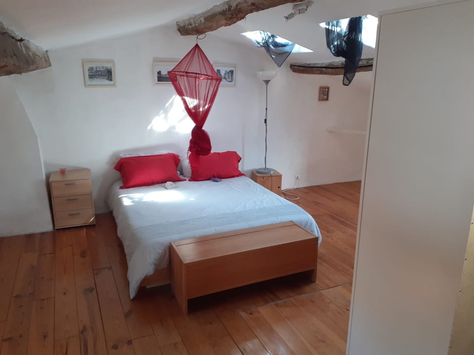 Double bedroom with ensuite level 4
