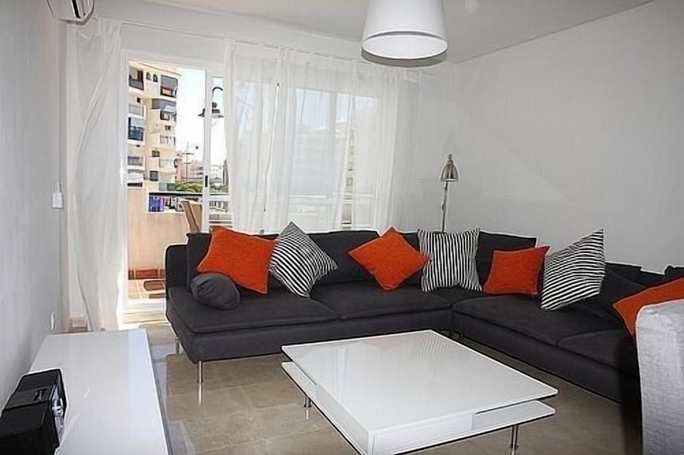 additional view of lounge