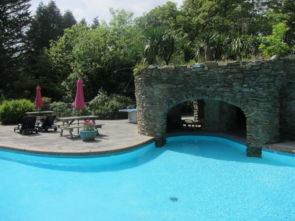 Outdoor pool (heated from end May)