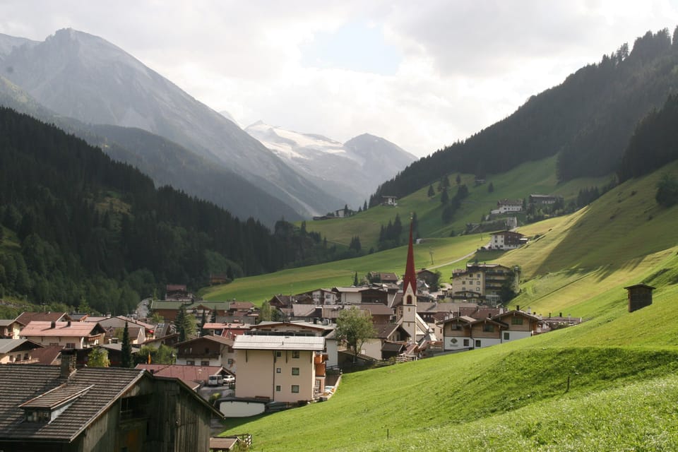 View to the Glacier (Lanersbach village)
