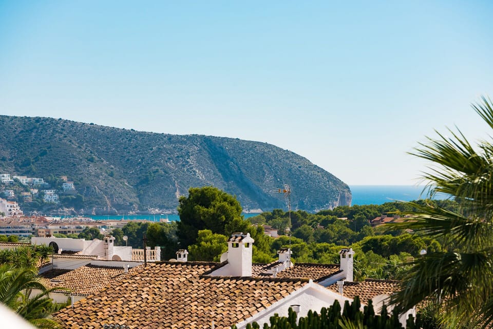 Views of the sea in the distance from the balcony 