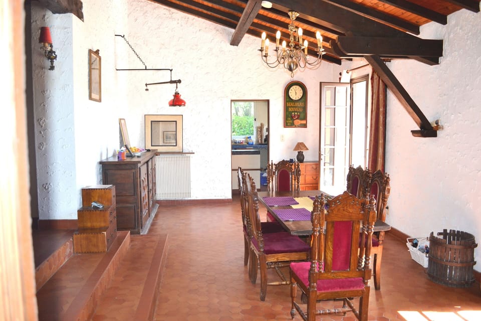 Dining area 2