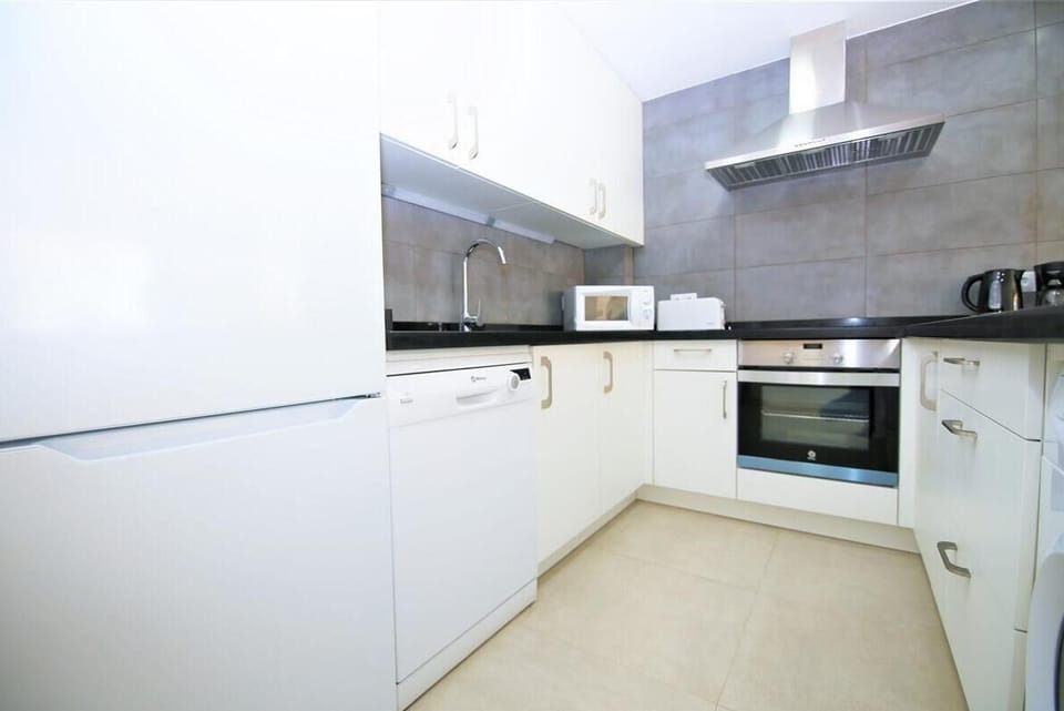 Another picture of the modern kitchen