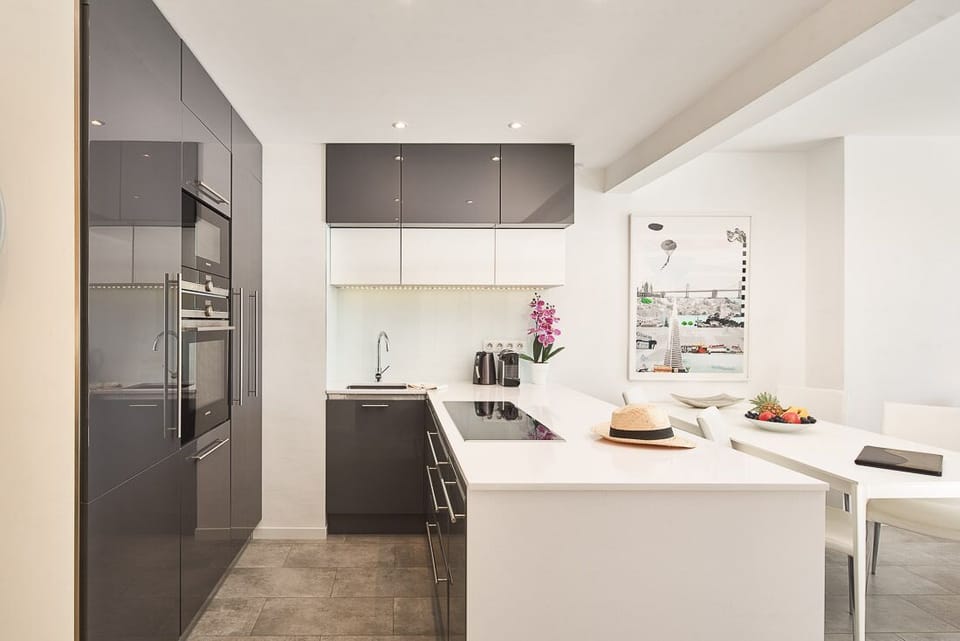 Perfectly equipped kitchen with modern appliances.
