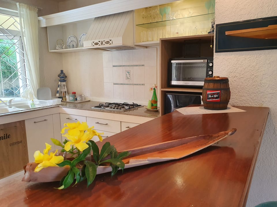 fully furnished kitchen