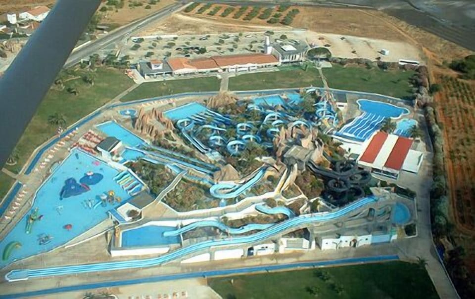 Slide n Splash waterpark near Lagoa