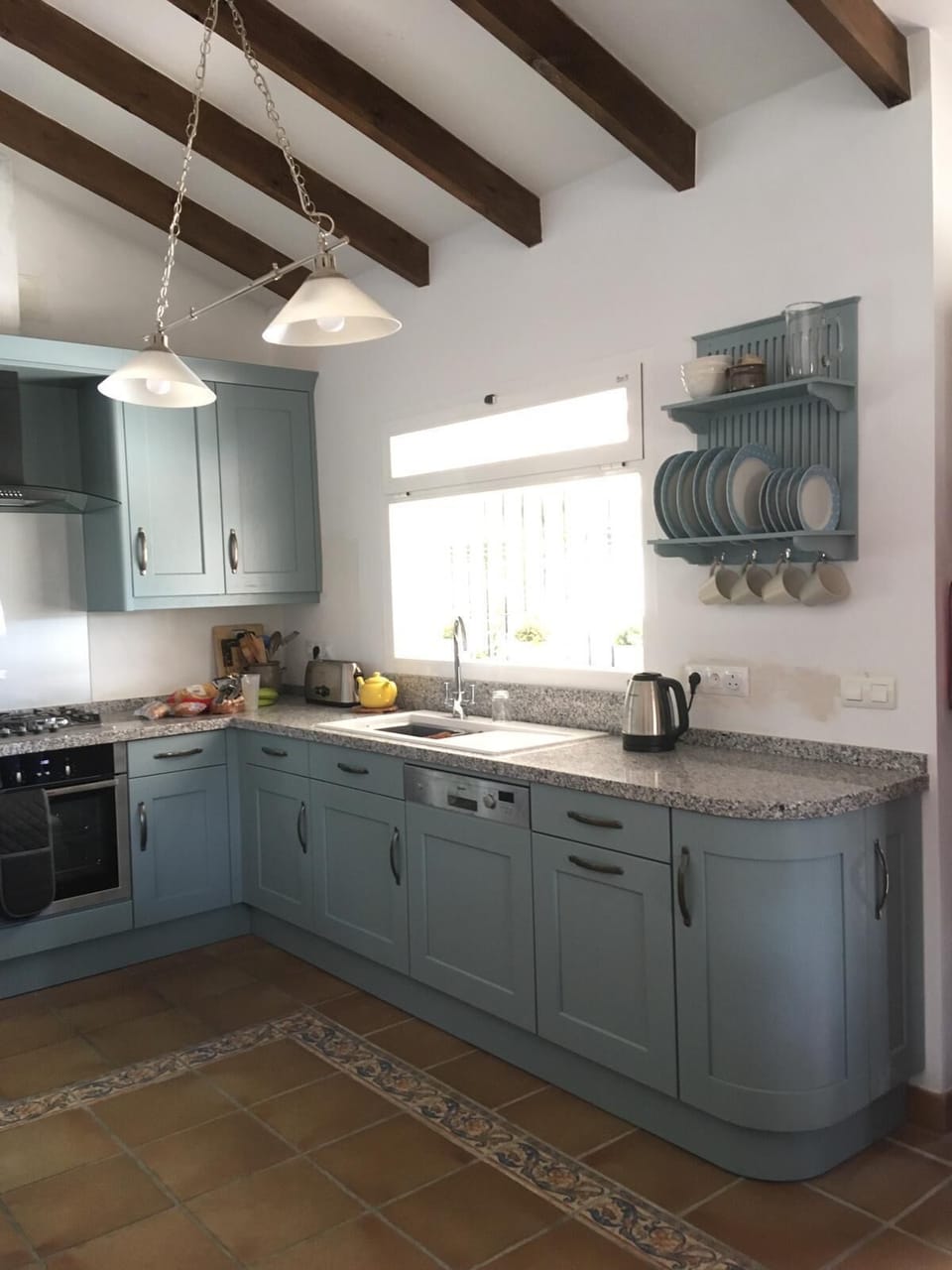 New kitchen fitted March 2020