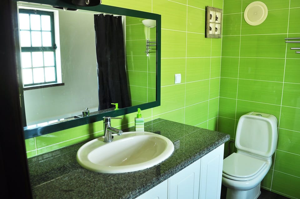 En suite bathroom - Fully renovated 2016