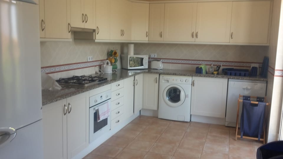 Large spacious kitchen