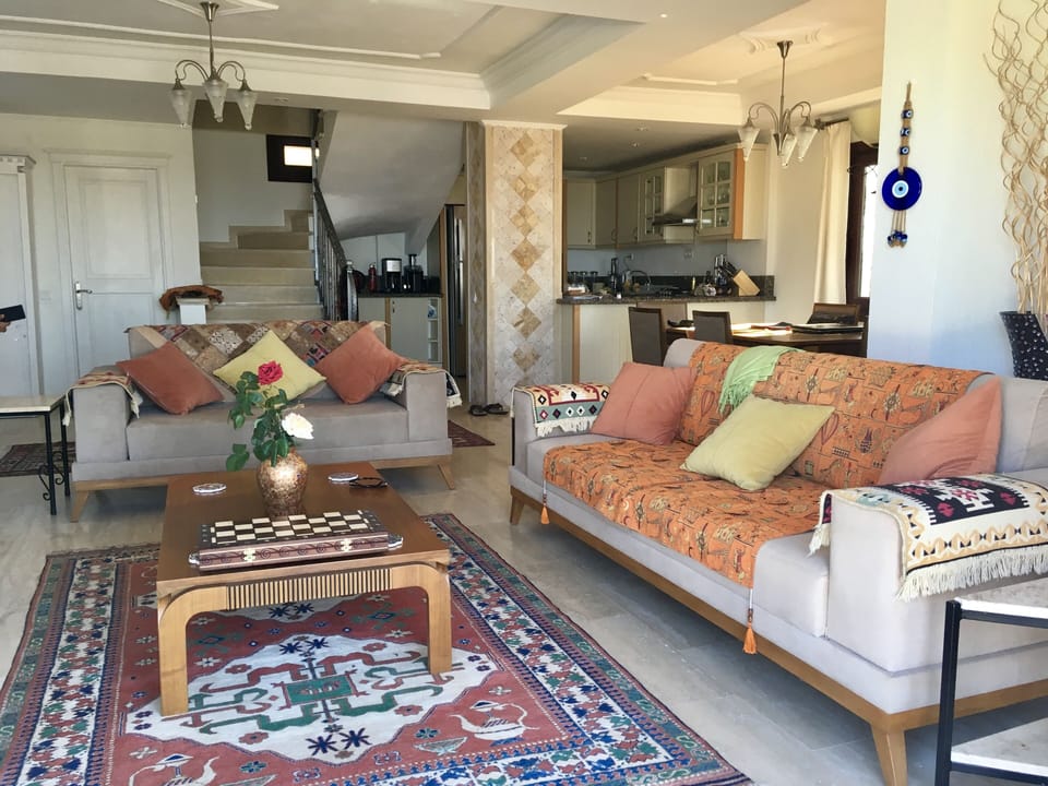Lounge through to well equipped kitchen area 