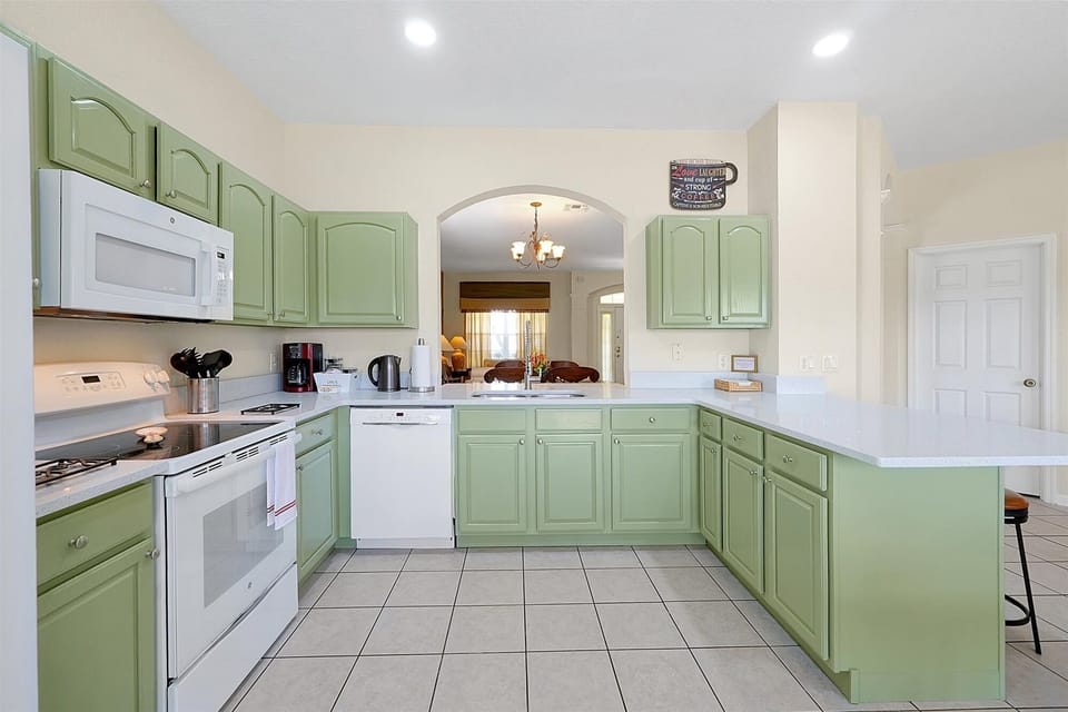 This gorgeous new kitchen is fully stocked & caters for everyone and all ages 🥰