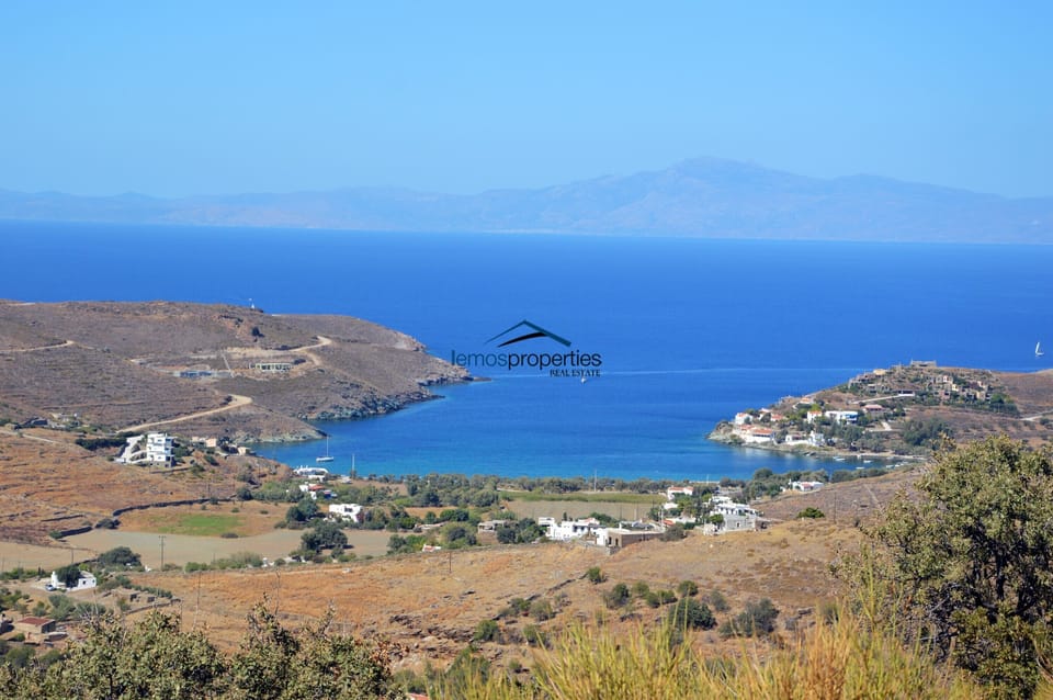 The bay of Otzia