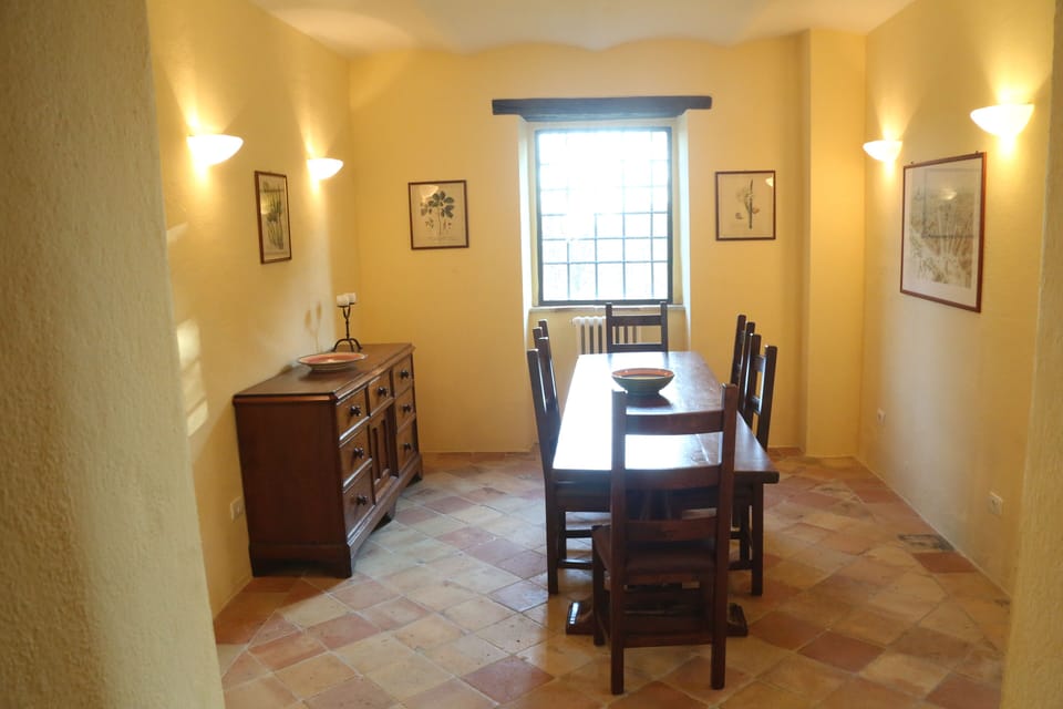 Dining for up to 10