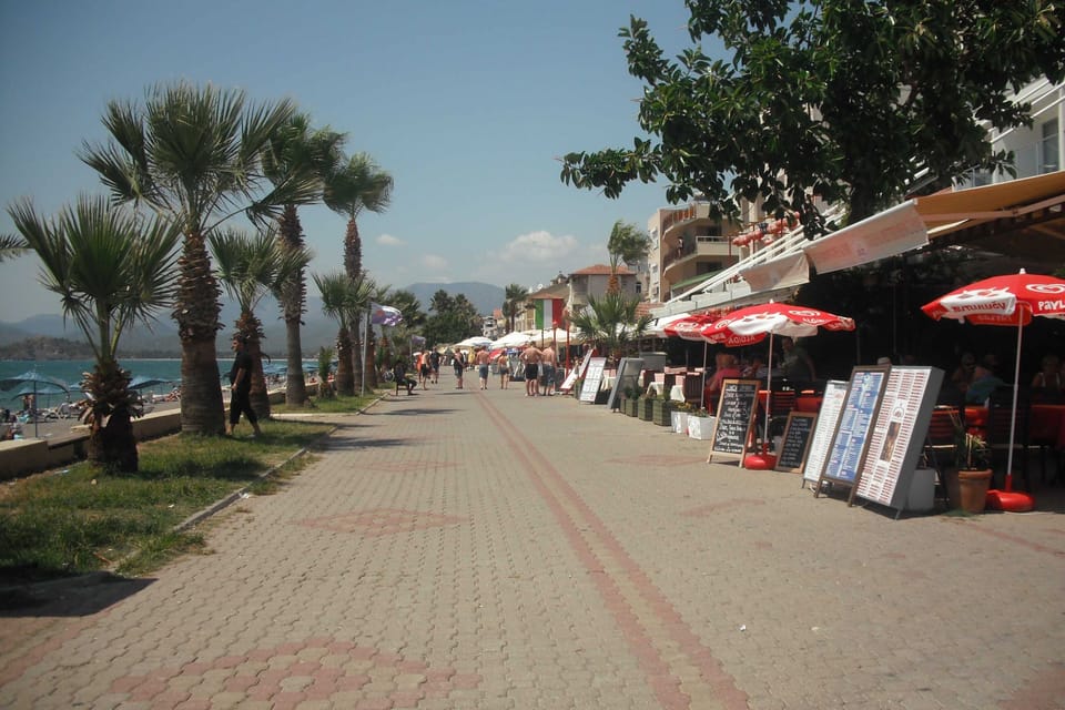 Calis Beach Prom:7 mins shuttle bus ride from closeby Surf Cafe (every 10 mins).  