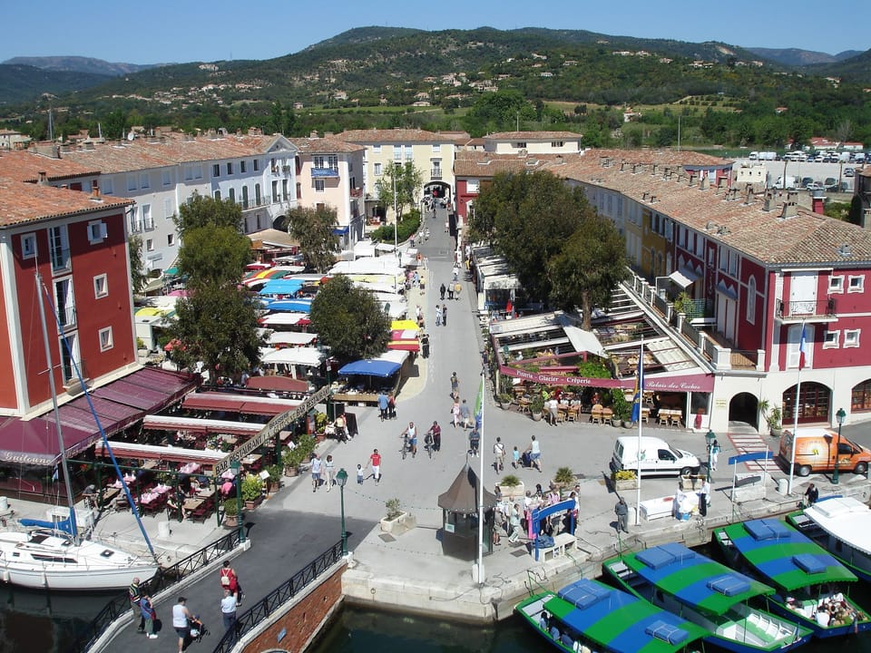 PG-View-Place Du Marche fm Church Roof