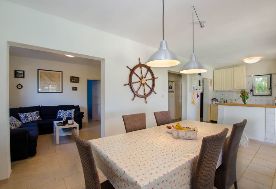 Spacious dinning area