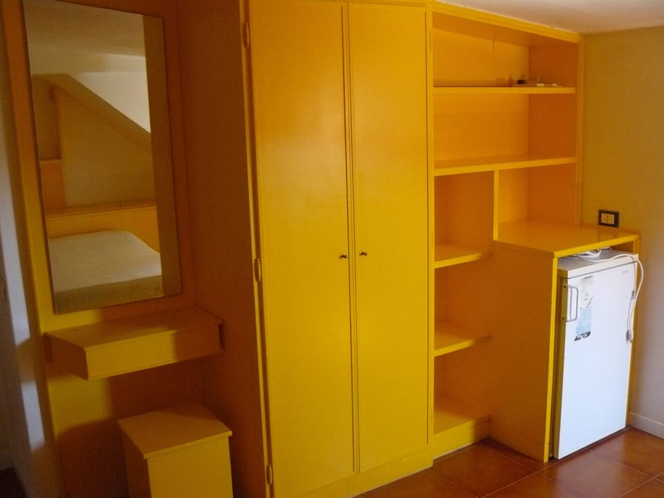 Single bedroom