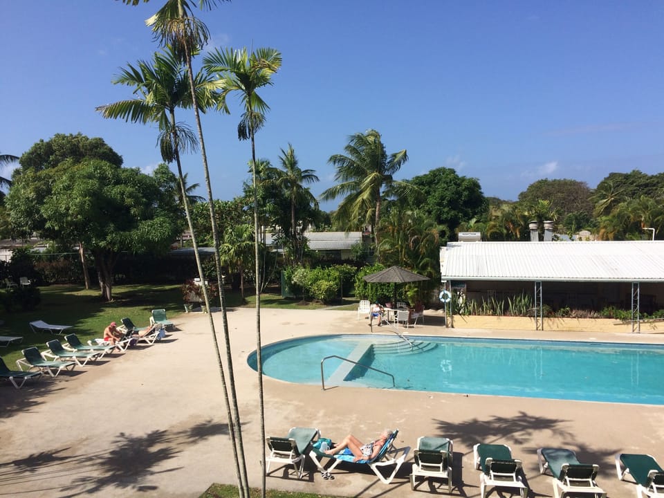 Pool and restaurant at Golden View