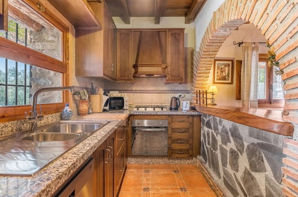 Newly fitted kitchen/Cocina completamente equipada
