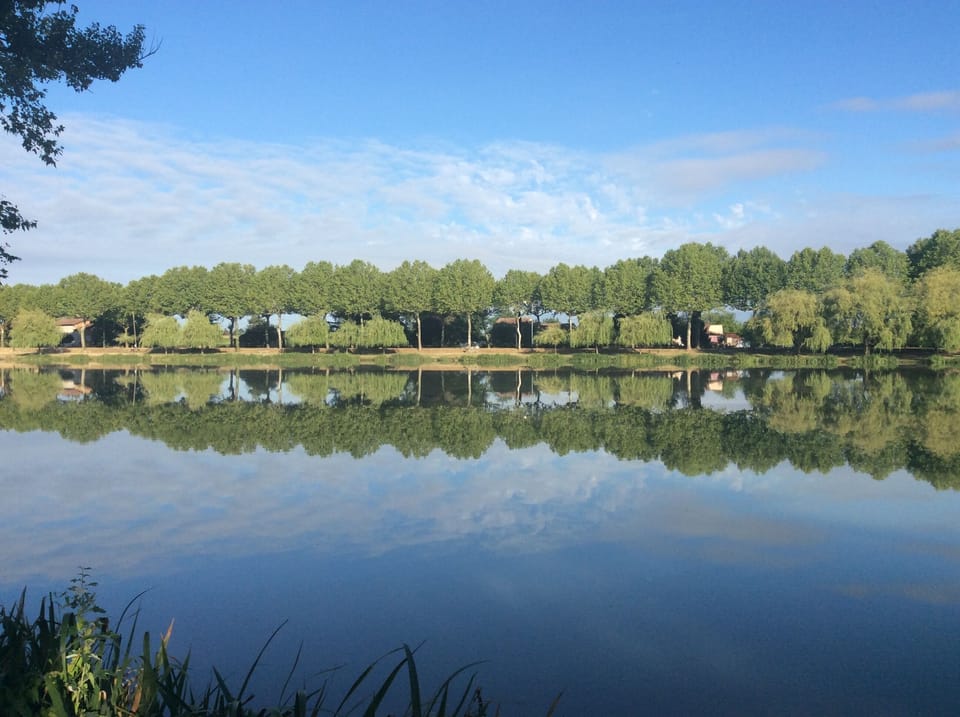 The lake at Lisle sur Tarn only 5 minutes by car.