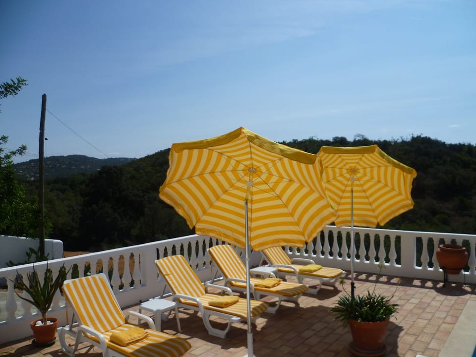 Pool and sun terrace