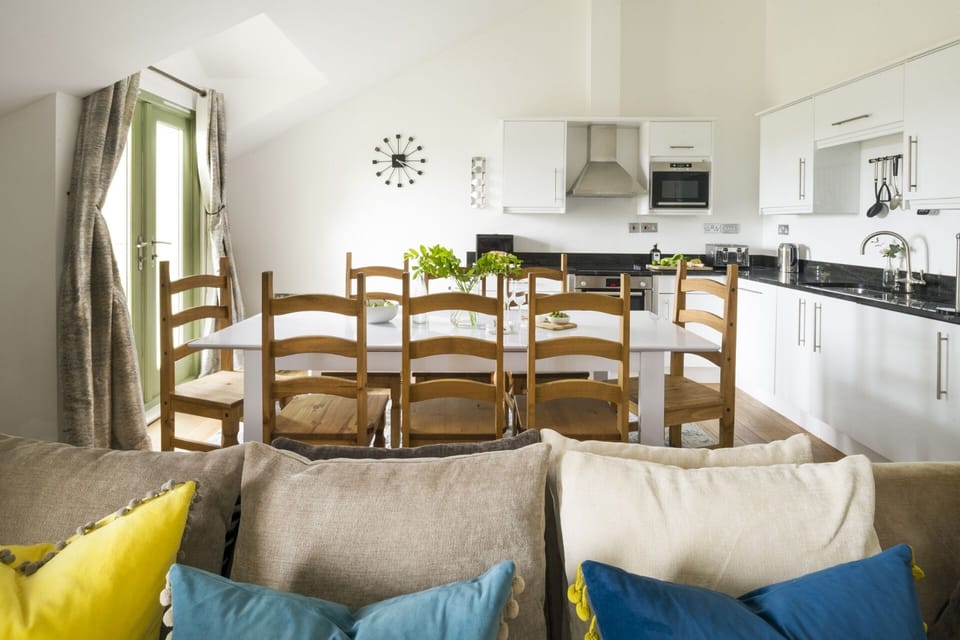 Dining area at Llawnroc coastal holiday home