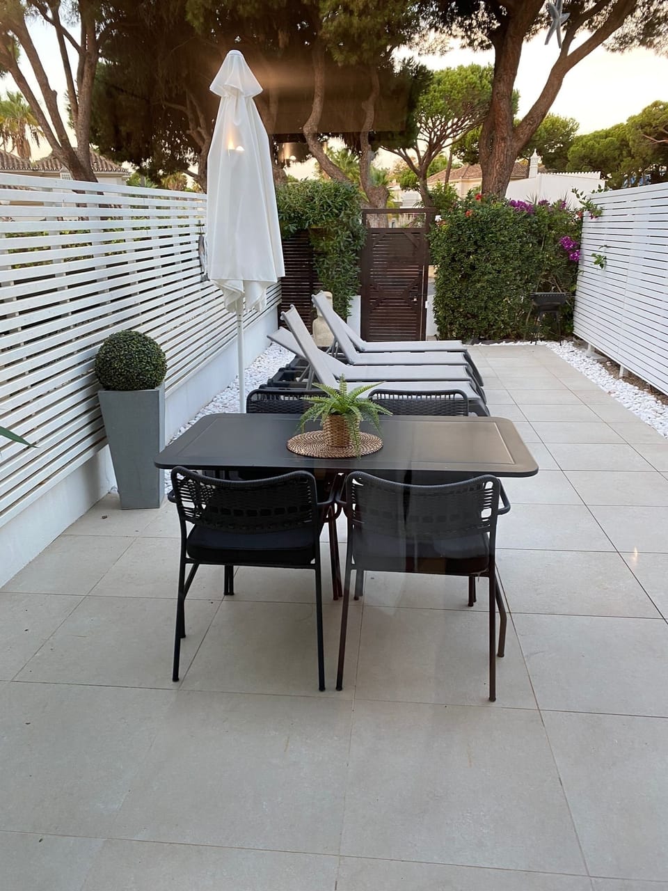 Outdoor dining