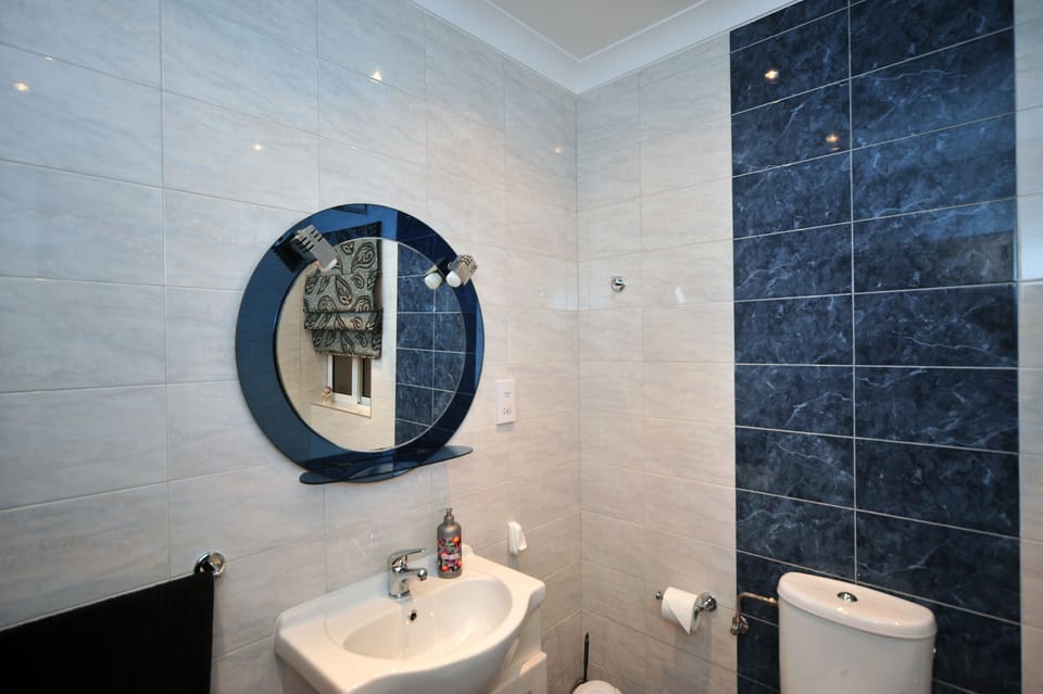 Main bathroom