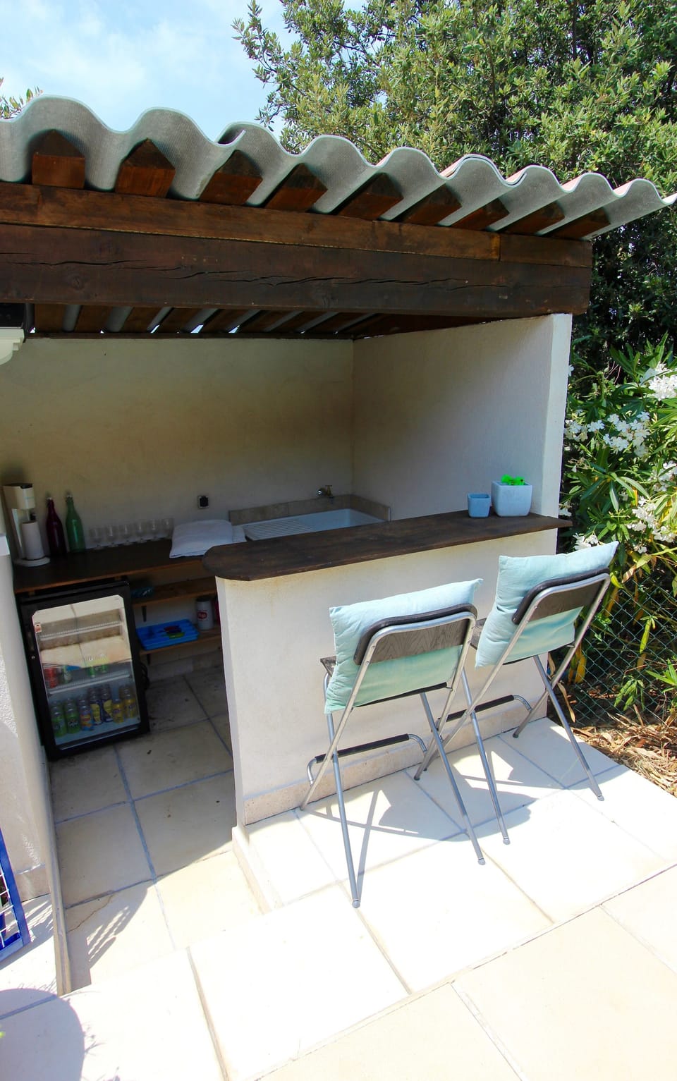 Pool house with fridge and stereo