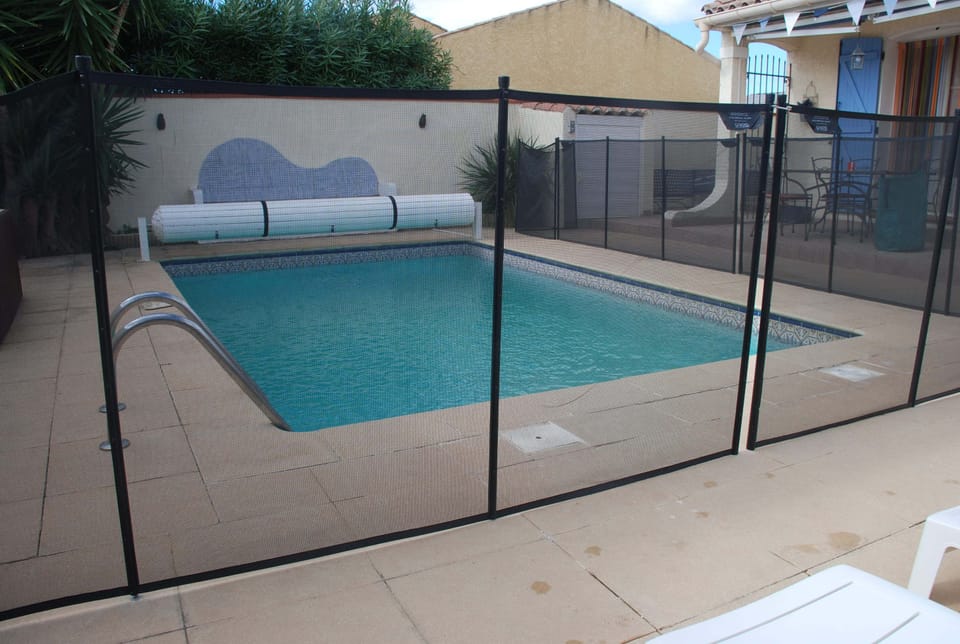 New pool security fence