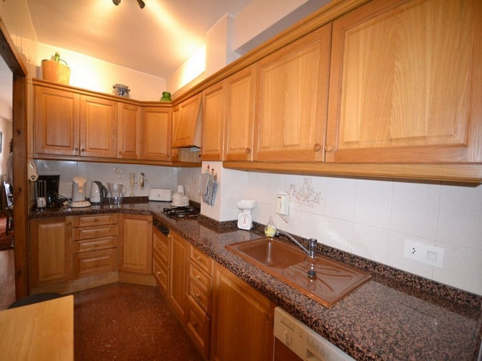 Fully furnished kitchen