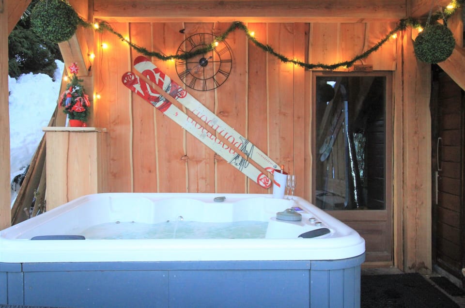 Undercover Jacuzzi 