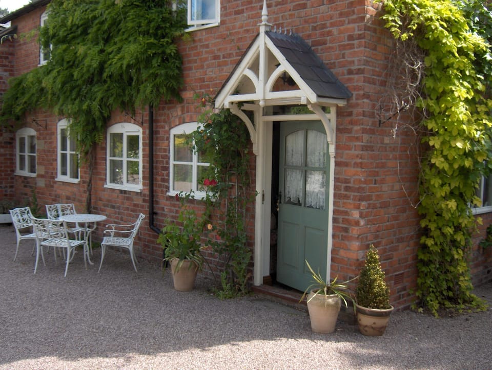 The entrance to Cherry Tree cottage