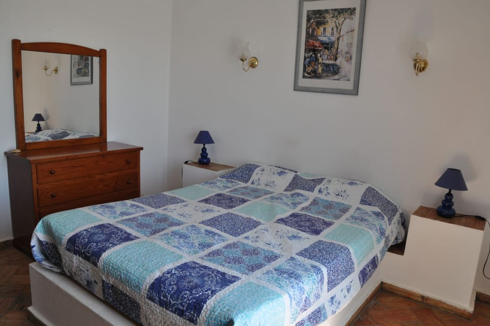 Master bedroom with en-suite bathroom