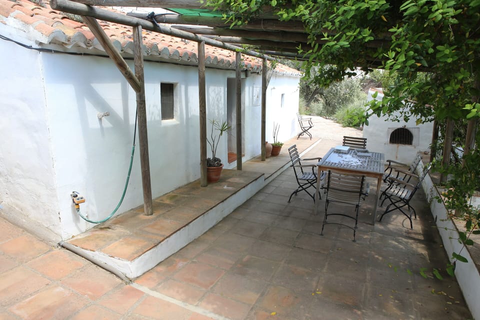 The front of the house: patio and BBQ.