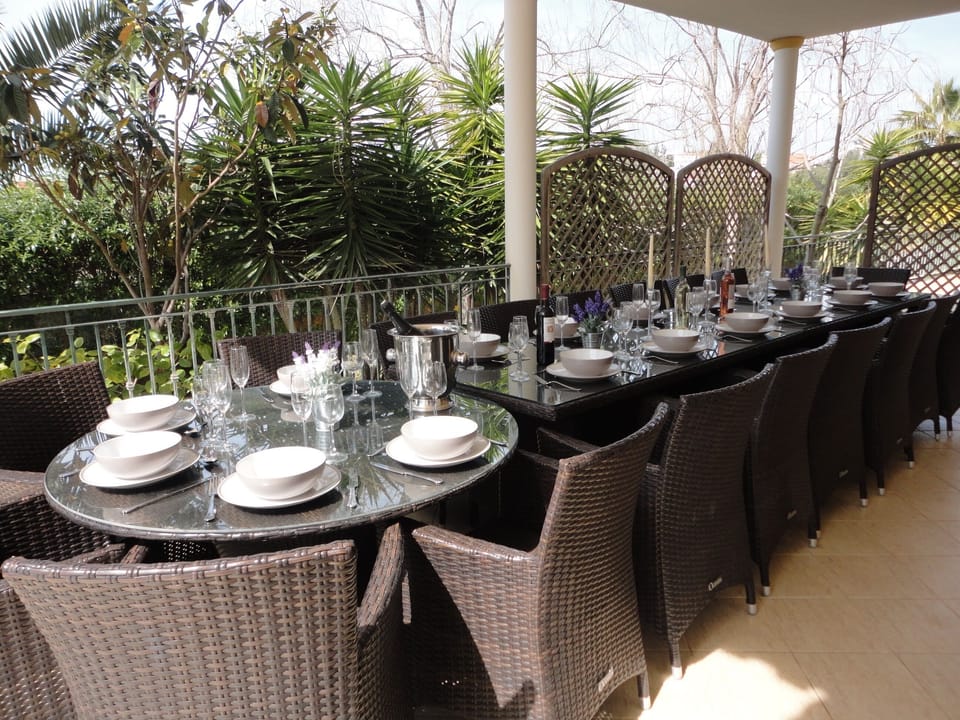 Al-fresco dining