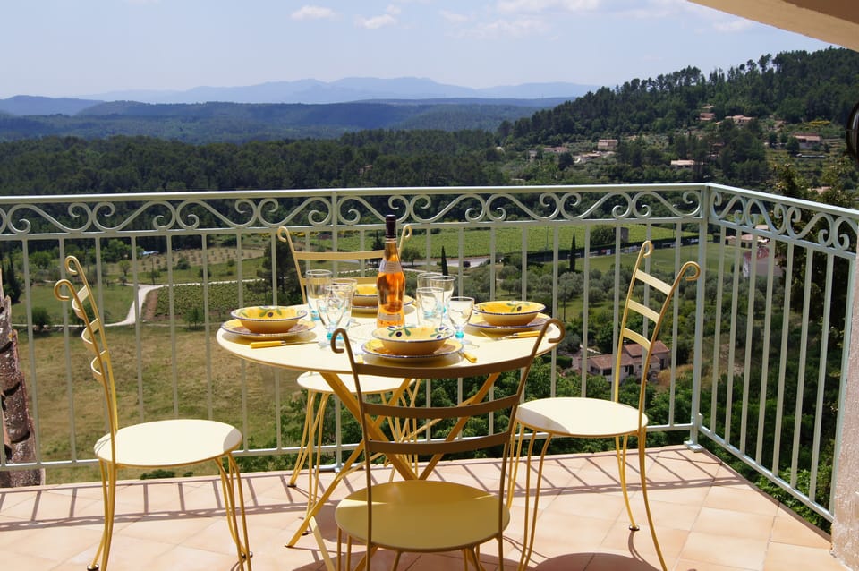BBQ Dining on our terrace 