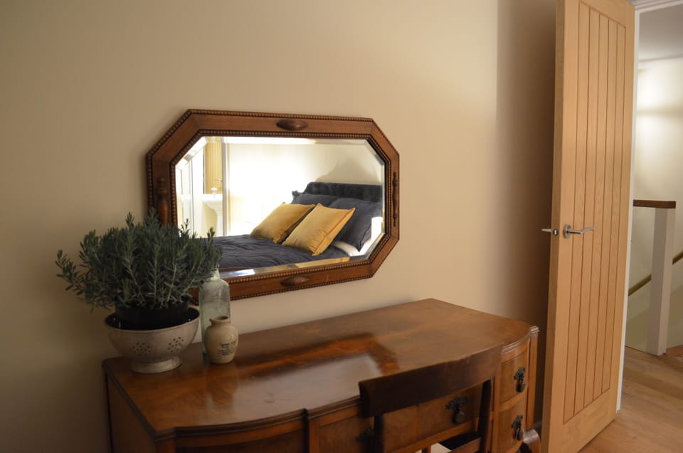 Master Bedroom: Double bed with unsuit