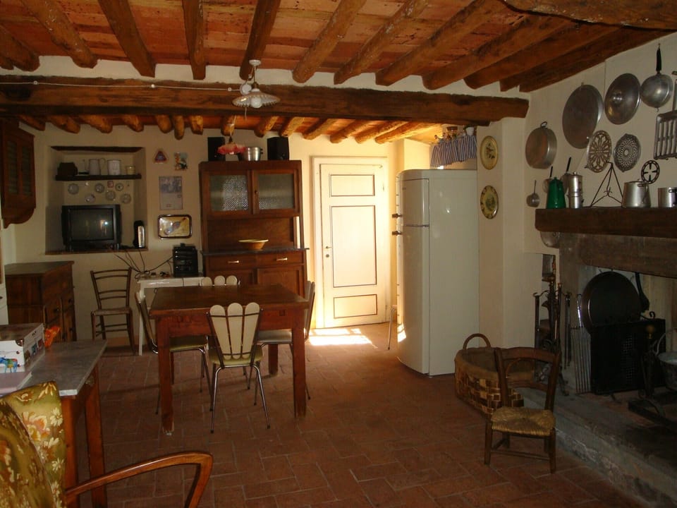Kitchen 1