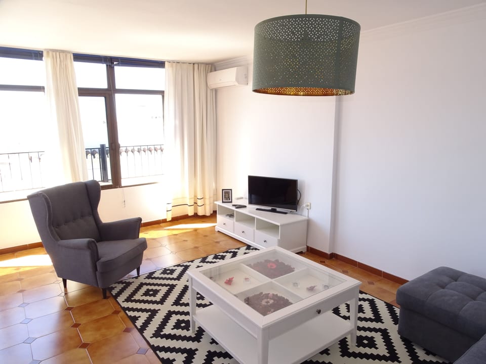Air conditioned lounge with satellite TV