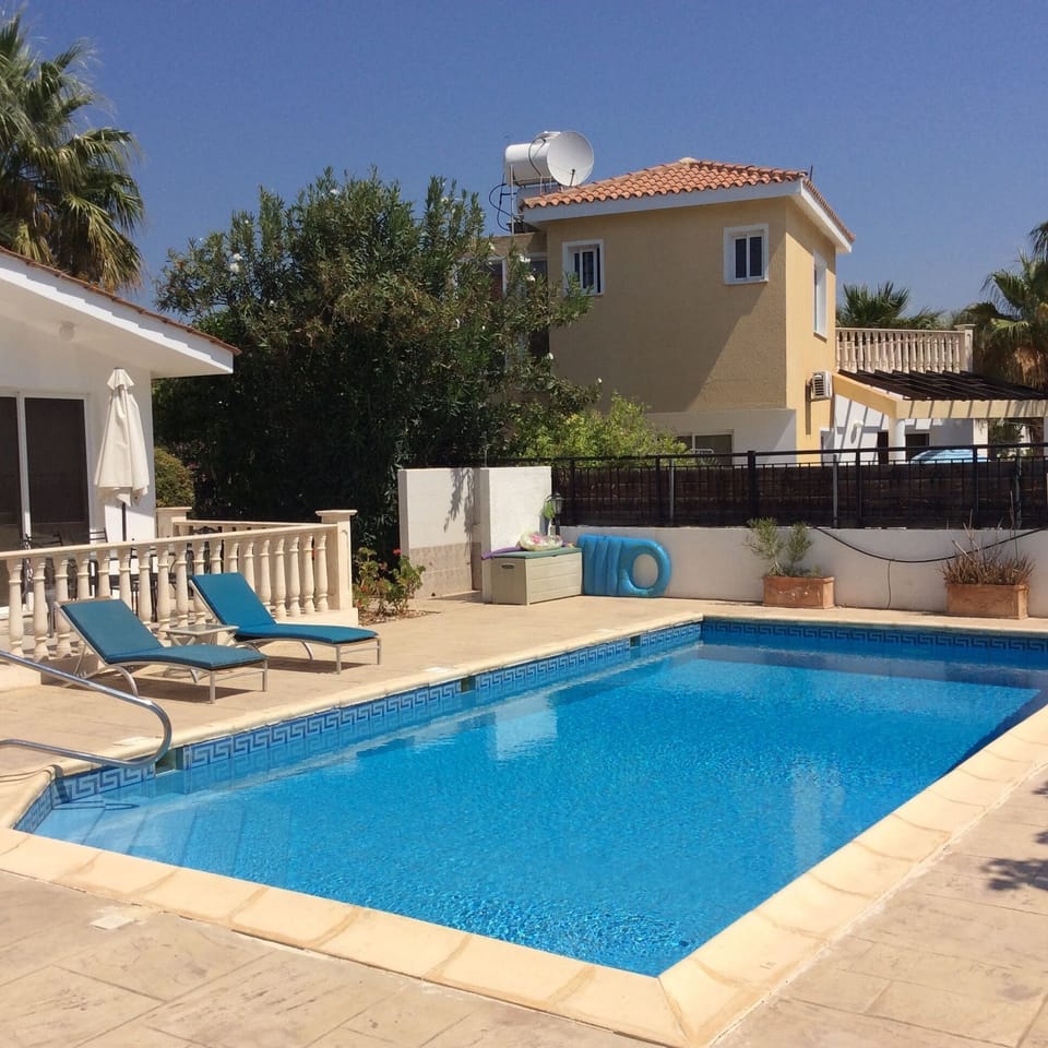 Enjoy the large pool (9m * 4.5m) . Great for the family