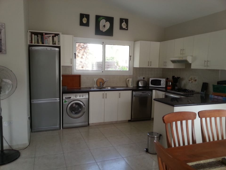 Kitchen, well equiped