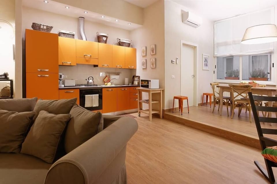 My Florence Home: large area for cooking and dining