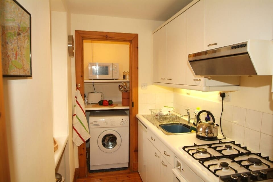 Kitchen (a separate room off the living room)