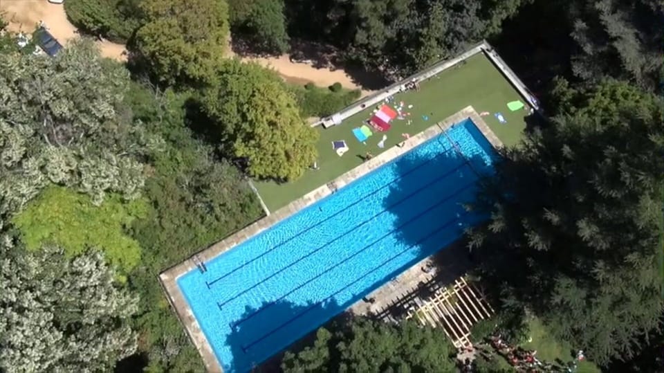 Community pool of 33 x 12 m.