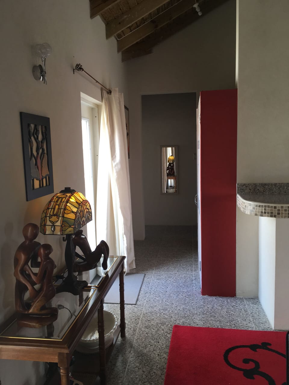 Hallway to bedrooms 