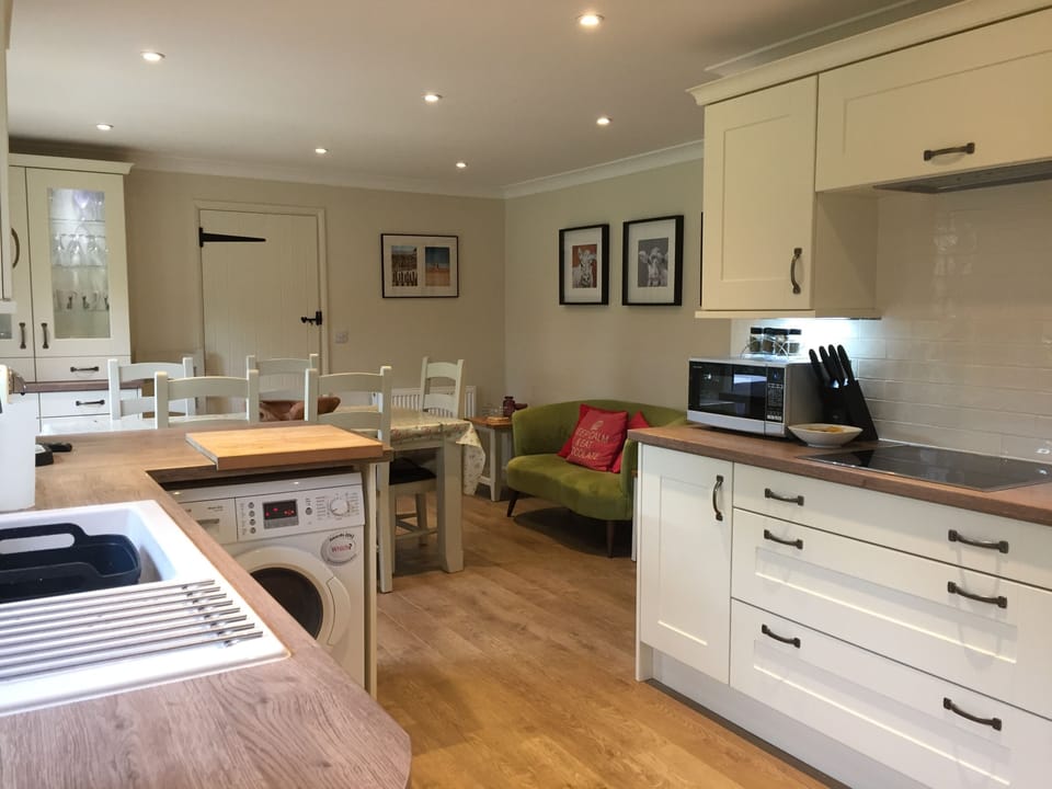 Spacious fully-equipped kitchen