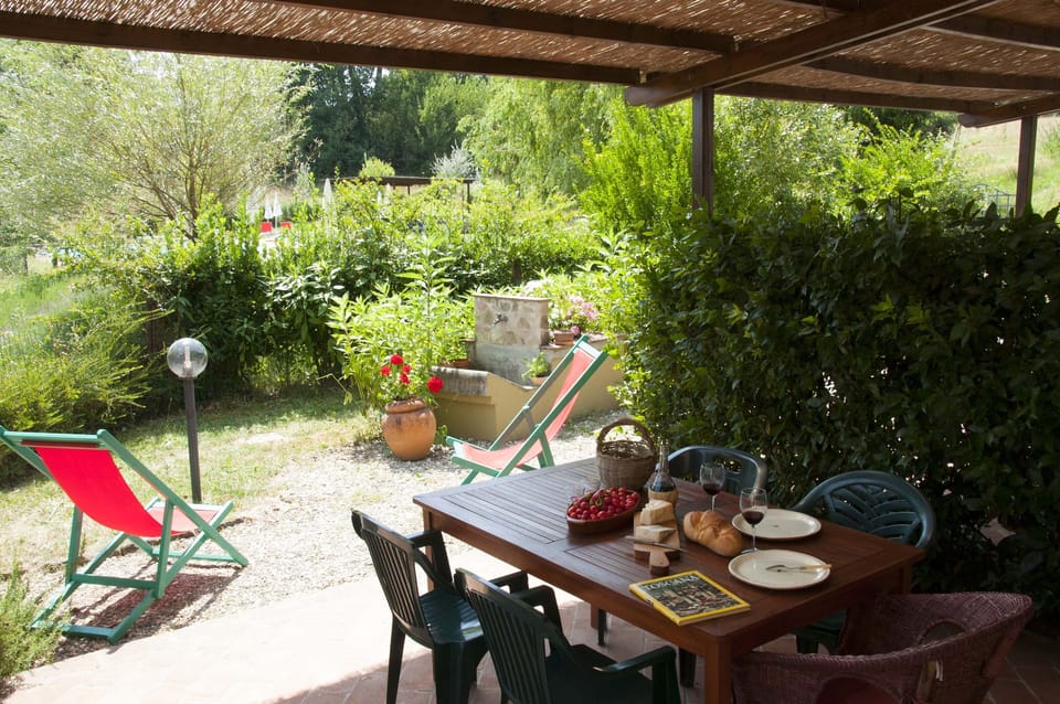 eating and relaxing al fresco